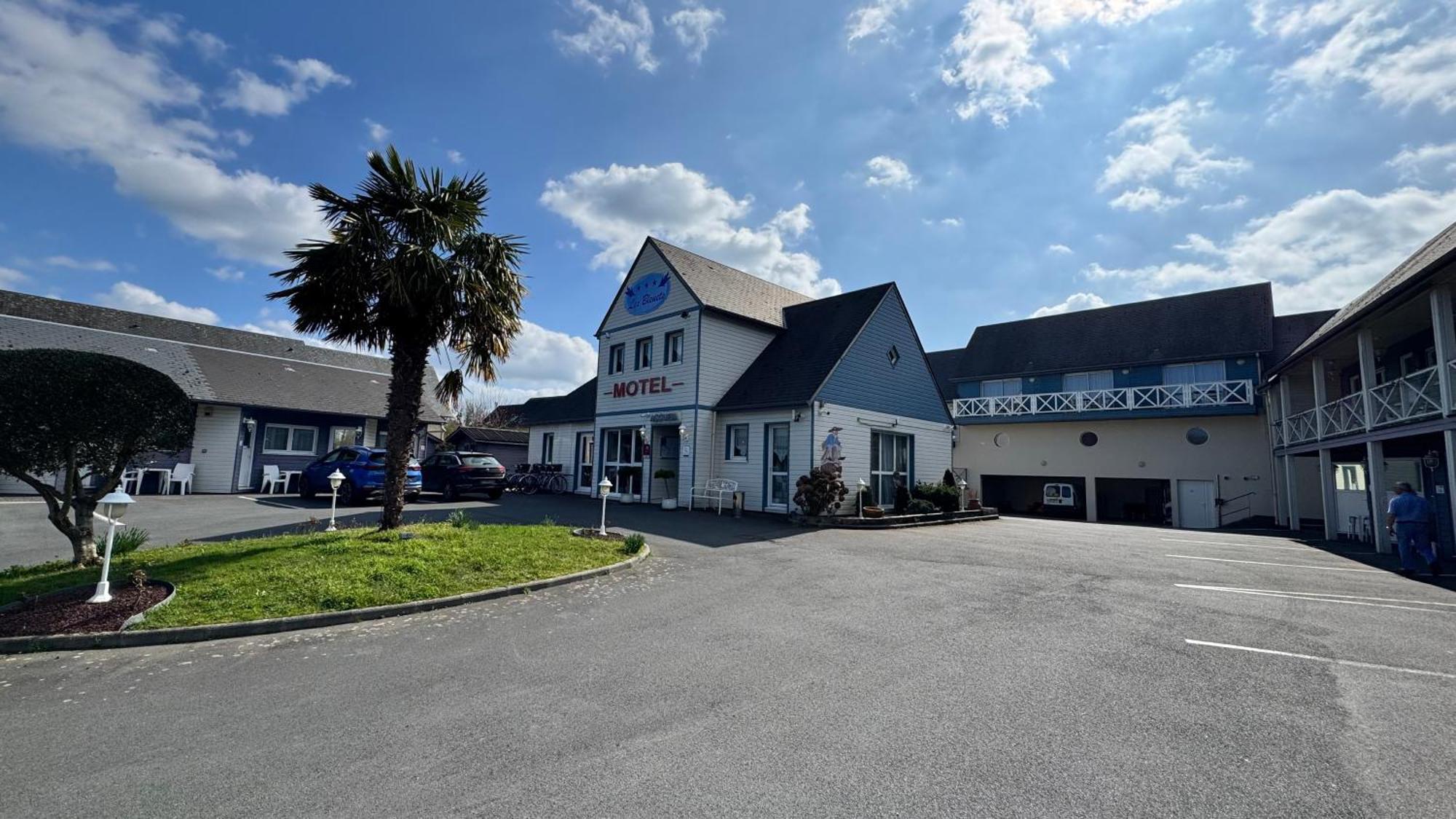 Contact Hotel - Motel Les Bleuets & Spa La Rivière-Saint-Sauveur المظهر الخارجي الصورة